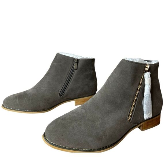 Journee Collection Trista Grey Tassel Zip-Up Faux Suede Boot Bootie sz 10 NWT - Picture 4 of 10
